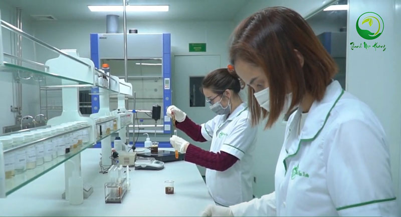phòng LAB nghiên cứu của nhà máy thanh mộc hương